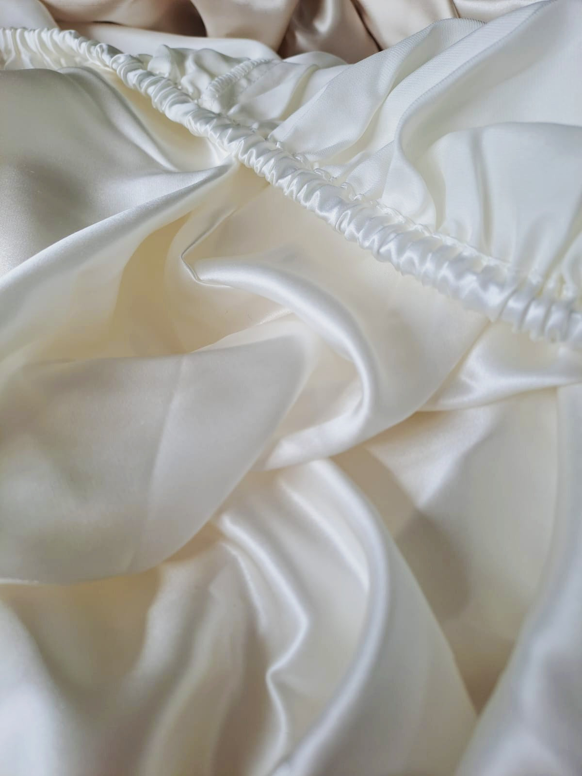 Lenzuolo con angoli 100% seta – Eleganza e comfort su misura